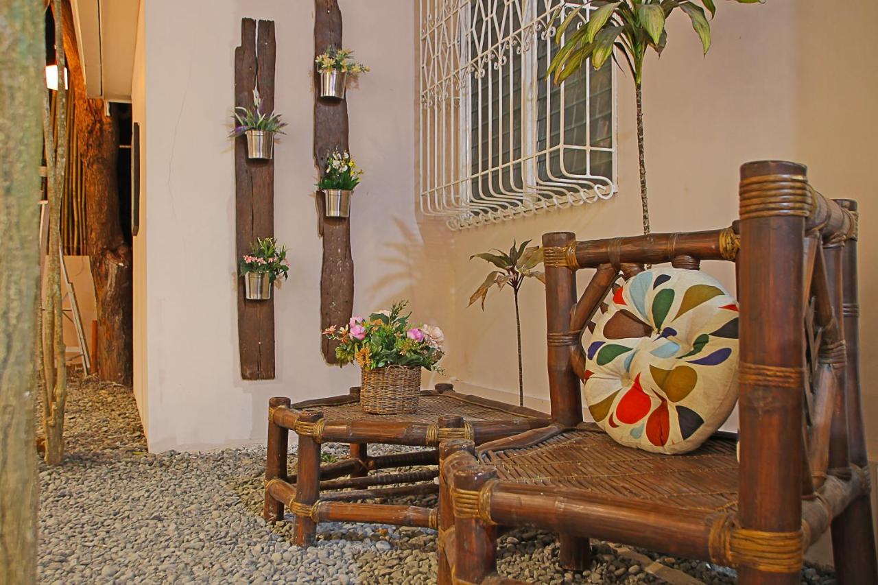Prim Travellers Inn Coron Exterior foto