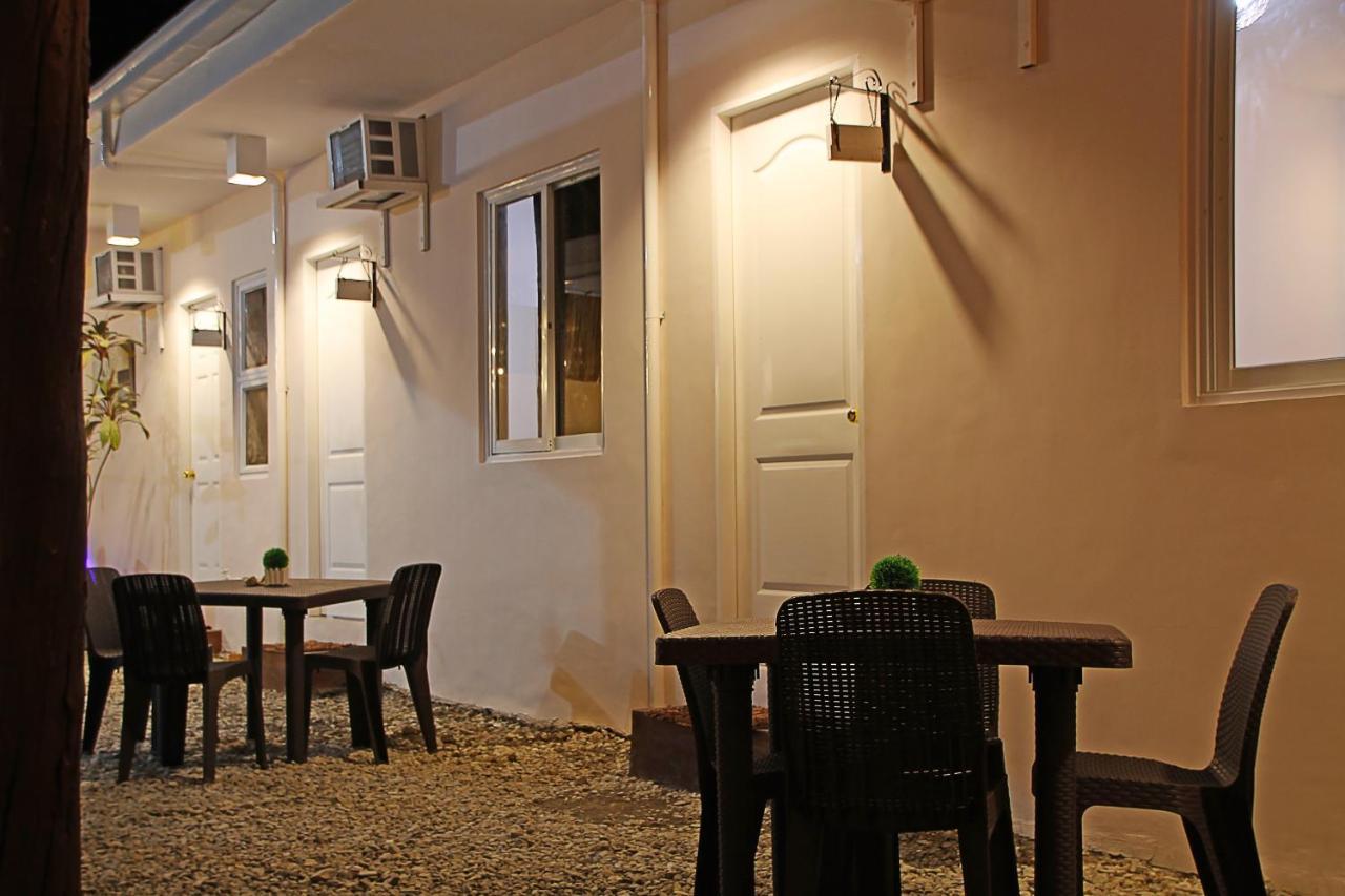 Prim Travellers Inn Coron Exterior foto