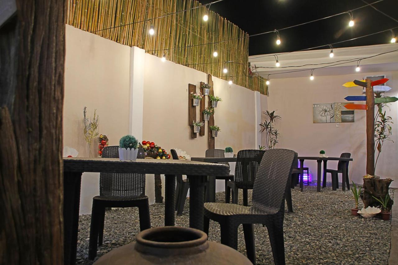 Prim Travellers Inn Coron Exterior foto