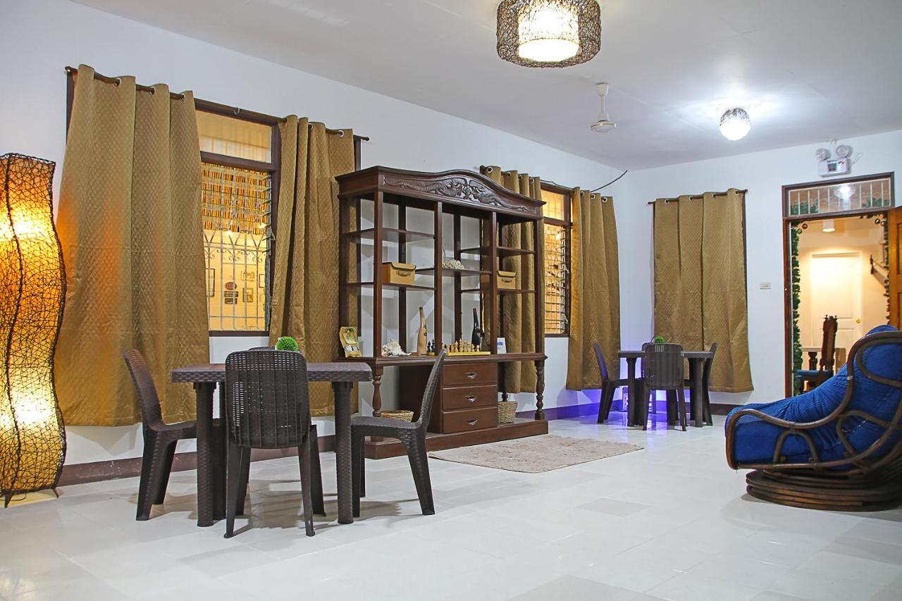 Prim Travellers Inn Coron Exterior foto